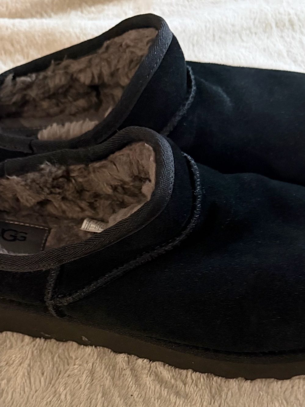 UGG Tasman Slipper Black Shearling Lined Boots US 11w/9.5m